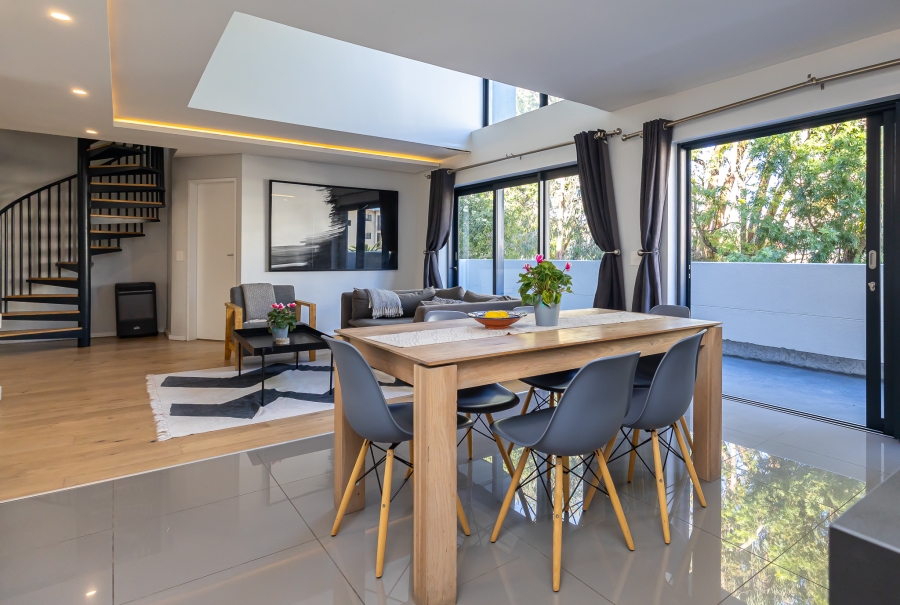 2 Bedroom Property for Sale in Sea Point Western Cape